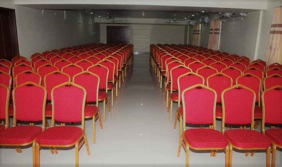 Mg Zion Hotel ตีรูปาติ ภายนอก รูปภาพ
